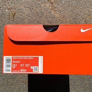 NEW Nike Air Zoom Terra Kiger men's 9.5 with box